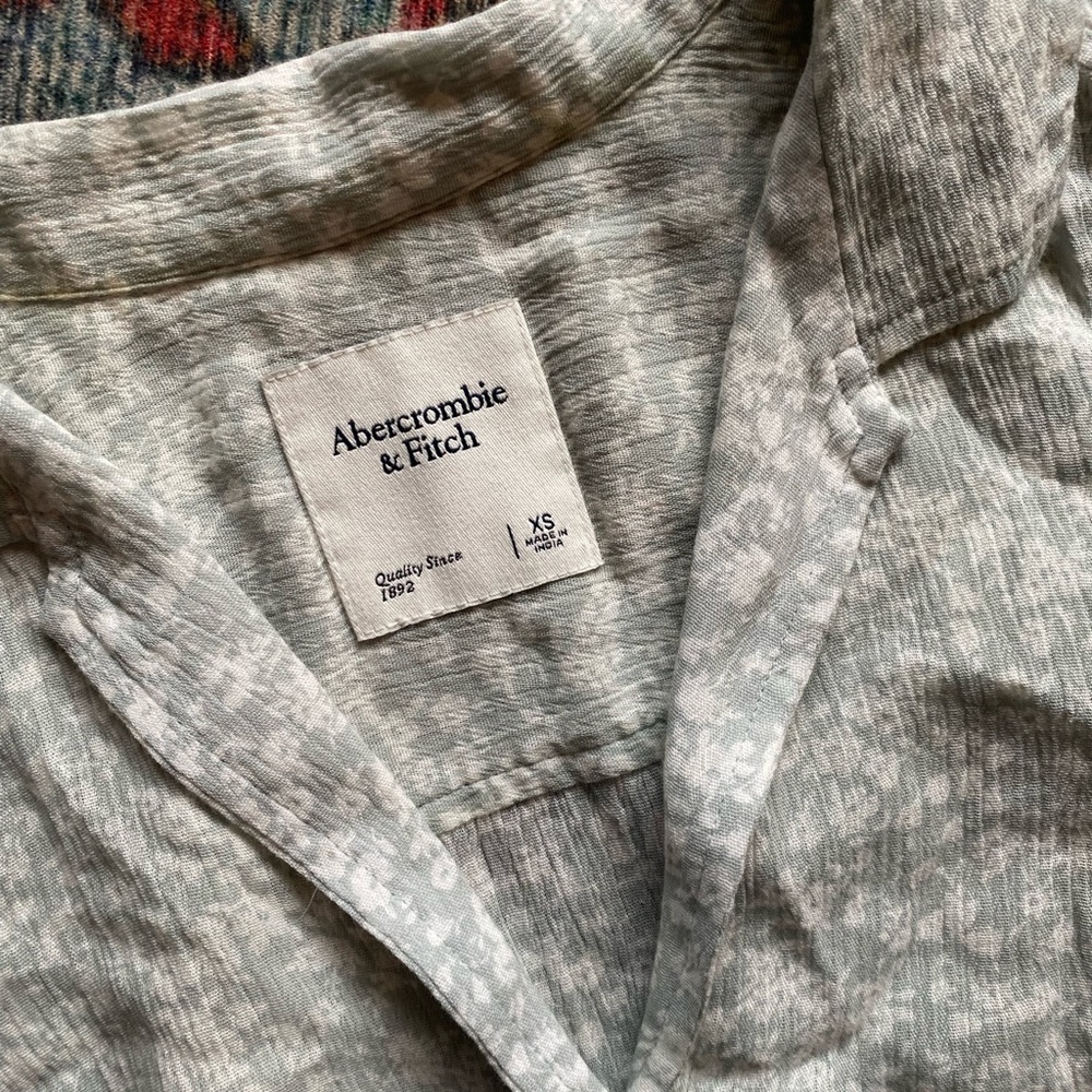 Floral button-up collared shirt